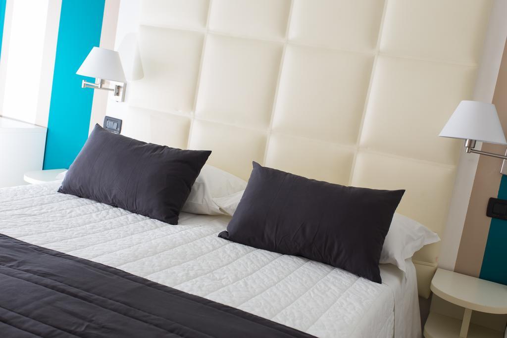 מילאנו מריטימה Hotel Flora מראה חיצוני תמונה