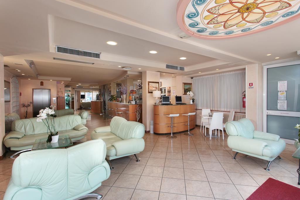 מילאנו מריטימה Hotel Flora מראה חיצוני תמונה