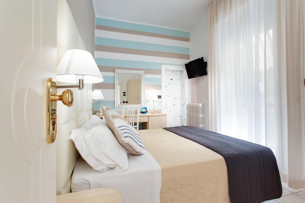 מילאנו מריטימה Hotel Flora מראה חיצוני תמונה