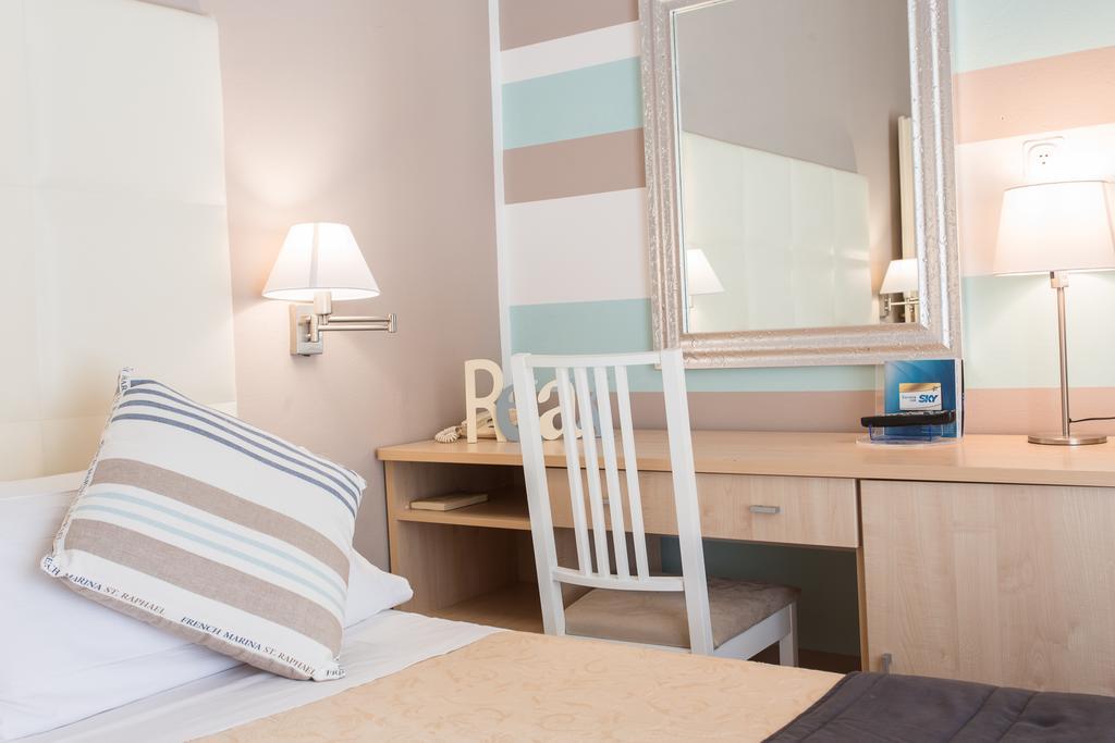 מילאנו מריטימה Hotel Flora מראה חיצוני תמונה