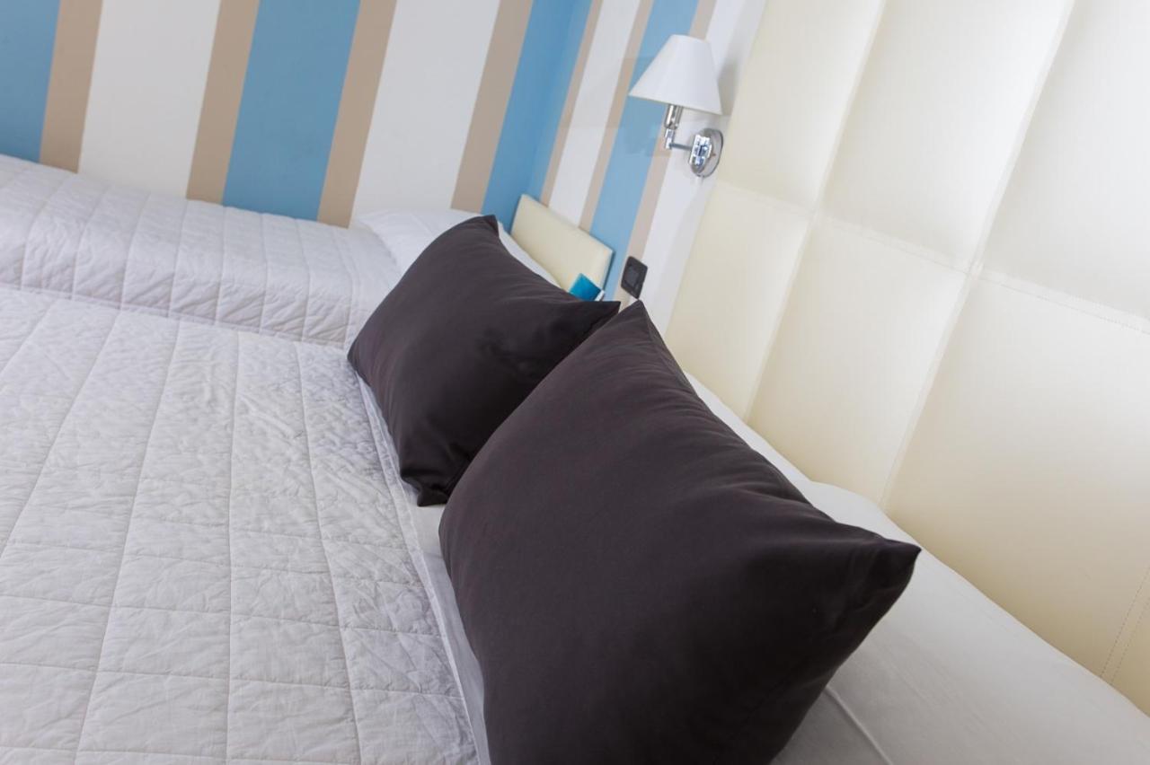 מילאנו מריטימה Hotel Flora מראה חיצוני תמונה